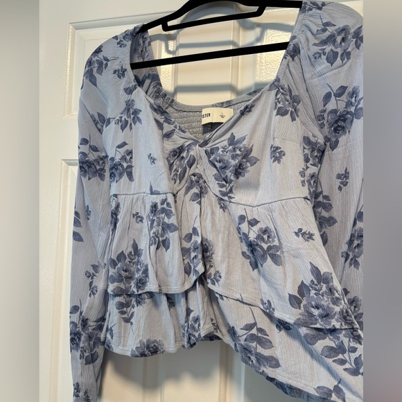 Hollister Blue Floral Blouse - Picture 4 of 7